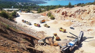 Hafriyat kamyonları uydudan takip ediliyor