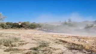 Hafriyat kamyonları yüzünden toz soluyorlar