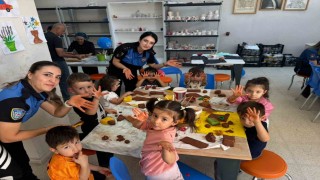 Hakkari polisinden miniklere seramik sürprizi