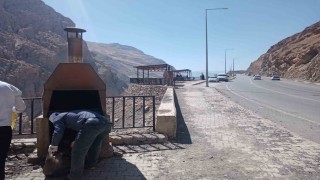 Hakkari-Van karayolunda temizlik çalışması