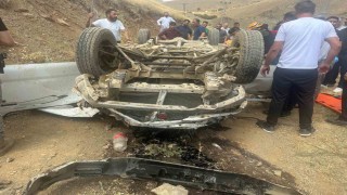 Hakkaride trafik kazası: 3 ağır yaralı