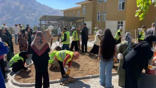 Hakkariye yeni modern servis alanı ve park