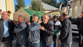 Halı sahada kalp krizi geçiren vatandaş Yüksekovada toprağa verildi