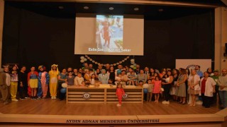 Hastanede tedavi gören çocuklara doğum günü sürprizi