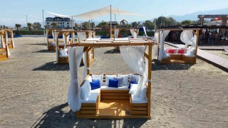 Hatay Büyükşehir Belediyesi tarafından yapımı tamamlanan Alakop Plajı hizmete açıldı