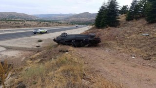 Hekimhanda otomobil drenaj kanalına düştü: 1 yaralı