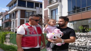 Her gün çöp kamyonunu bekleyen Melisaya sürpriz