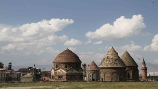 Her kemerde bir dua, her kubbede bir umut