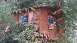 Hikâyesiyle yürek burkan ağaç ev yeniden inşa ediliyor