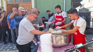 Hisarcıkta Mevlid-i Nebi Haftası dolayısıyla vatandaşlara pilav dağıtıldı