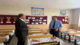 Iğdırda ücretsiz kitaplar okullara dağıtıldı, ders zili için geri sayım başladı