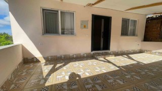 İhtiyaç sahibi aileye yeni ev