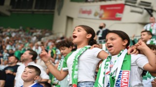 İlk defa maça giden çocukların heyecanı...