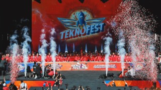 İnegöl Belediyesi gençleri Teknofeste götürüyor