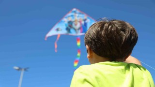 İnegöl semaları uçurtmalarla renklendi