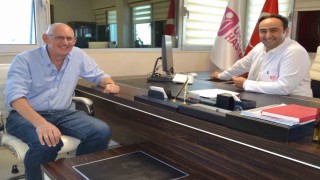 İngiliz akademisyen Eskişehirde beyin ameliyatıyla sağlığına kavuştu