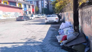İpekyolunda velilerden belediyeye çöp tepkisi