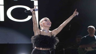 İrem Derici Sökelileri coşturdu