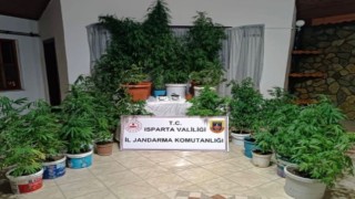 Ispartada son bir ayda uyuşturucu operasyonlarında yakalanan 2 şahıs tutuklandı