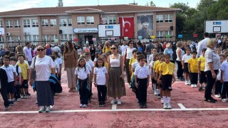 İstanbulda ilk ders zili çaldı