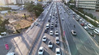İstanbulda iş çıkışı trafiği dron ile görüntülendi