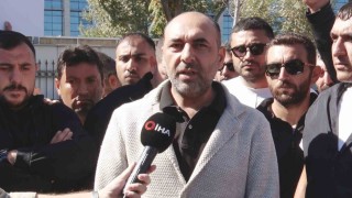 İşten çıkarılan işçilerden Mansur Yavaşa protesto