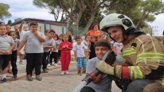 İtfaiye araç ve ekipmanları öğrencilere tanıtıldı