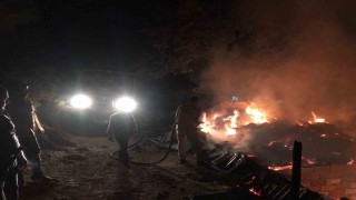 İvrindide hayvan damı yandı