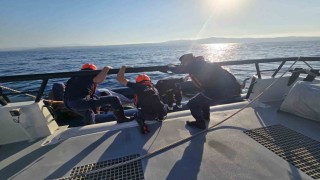 İzmir açıklarında 18 düzensiz göçmen yakalandı