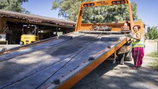 İzmirde kadın çekici operatörü tabuları yıktı