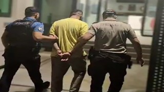 İzmirde kesinleşmiş hapis cezası bulunan 2 şüpheli yakalandı