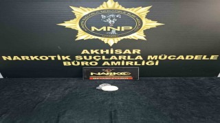 İzmirden Manisaya uyuşturucu sevkiyatı yapan şahıs yakalandı