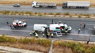 Jandarma aracına minibüs çarptı: 2 jandarma şehit, 1 vatandaş hayatını kaybetti