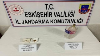 Jandarma Eskişehire uyuşturucu getiren 2 şüpheliyi yakaladı