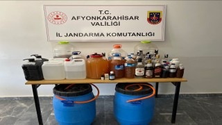 Jandarma sahte alkol yapımında kullanılan malzemeler ele geçirdi