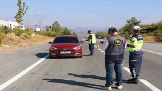 Jandarma Söğüt şenliklinde kuş uçurtmadı