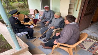 Jandarmadan şehit kabrine ve ailesine ziyaret