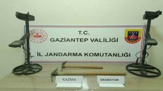 Kaçak kazı yapan 2 şahsı jandarma suçüstü yakaladı