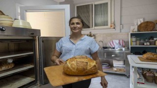 Kadın girişimci, mutfağında başladığı ekşi maya ekmek yolculuğunu atölyeye taşıdı