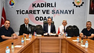 Kadirli’de Birinci Sınıf Öğrencilerine Çanta Desteği