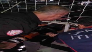 Kafası balkon korkuluklarına sıkışan çocuk itfaiye ekiplerince kurtarıldı