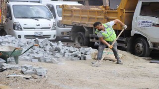Kağıthanede yol ve çevre düzenleme çalışmaları devam ediyor