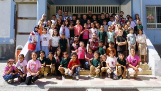 Kahramanmaraş Gençlik Meclisi’nden Öğrencilere Kitap ve Fidan Hediyesi