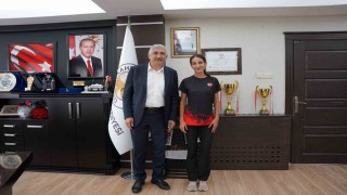 Kahta Belediye Başkanı Hallaçtan spora tam destek