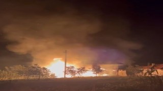 Kamelyadan evin çatısına sıçrayan yangın paniğe neden oldu