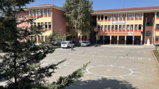 Kantinden ekler yiyen 5 öğrenci zehirlenme şüphesiyle hastaneye kaldırıldı