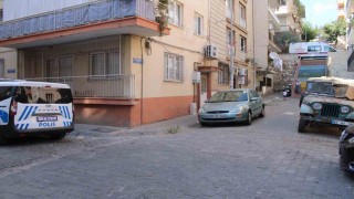 Kapının önüne koyulan çöp, ekipleri harekete geçirdi