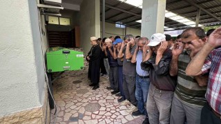 Karabükte bıçaklı kavgada ölen genç son yolculuğuna uğurlandı