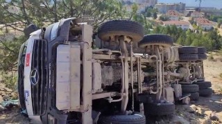 Karabükte devrilen beton mikseri sürücüsü yaralandı