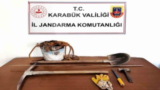 Karabükte izinsiz kazı yapan 2 kişi suçüstü yakalandı